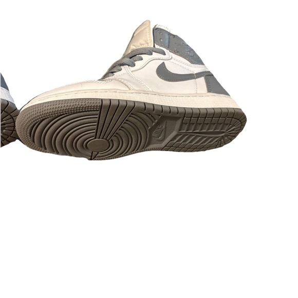 YOUTH Nike Jordan 1's gray/white retro high OG stealth. SIZE 4 -**NO BOX - Picture 7 of 16